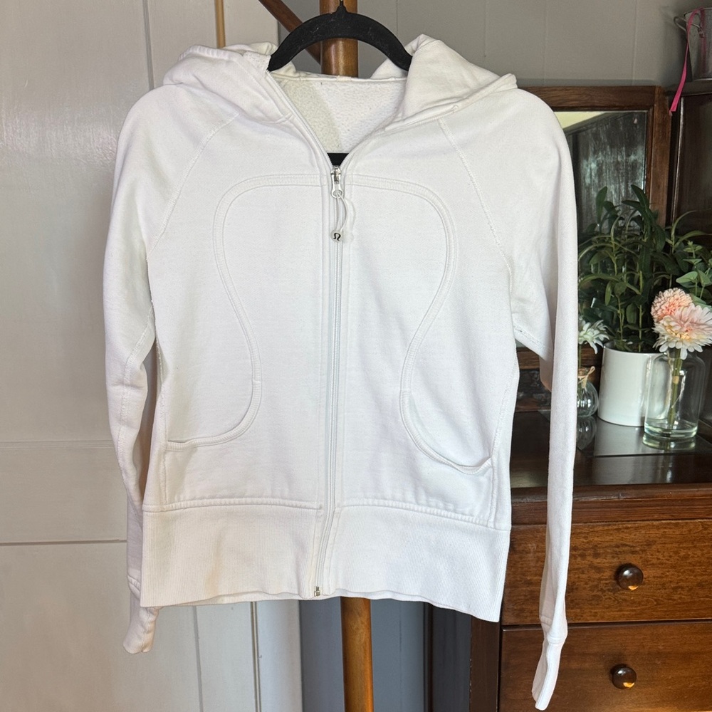 🤍 Lululemon Scuba Hoodie — Size 6 (White)